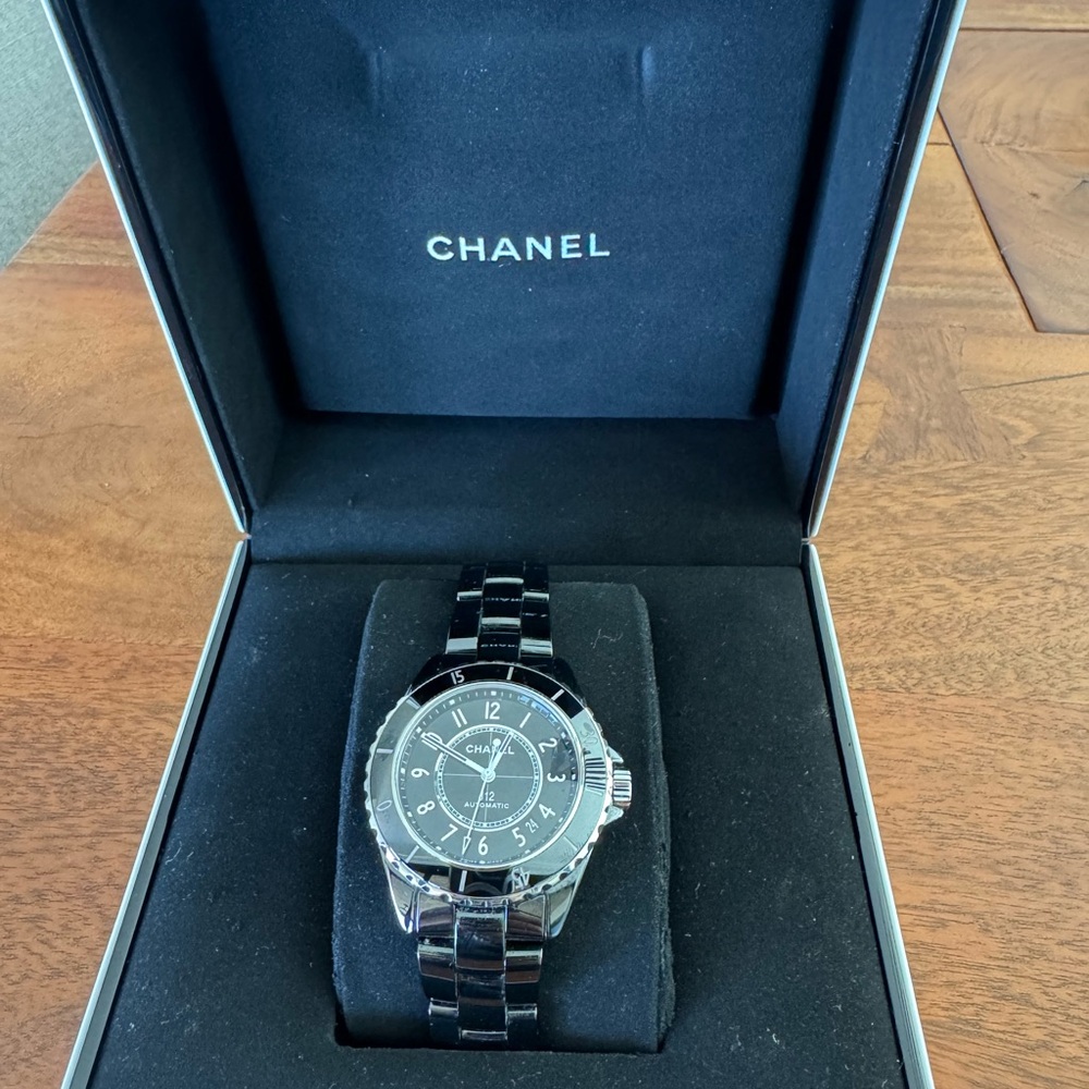 New Chanel J12 38MM Black Ceramic Watch H5697 - Picture 4 of 8